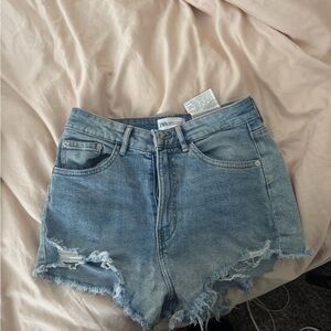 Zara Women's Light Blue Frayed Denim Shorts